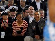 Basquete num porta-aviões, com Obama e Pamela [Reuters]