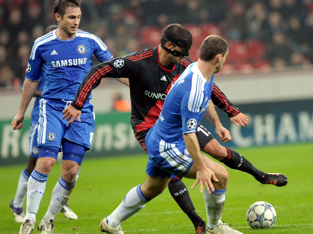 B. Leverkusen vs Chelsea(EPA)