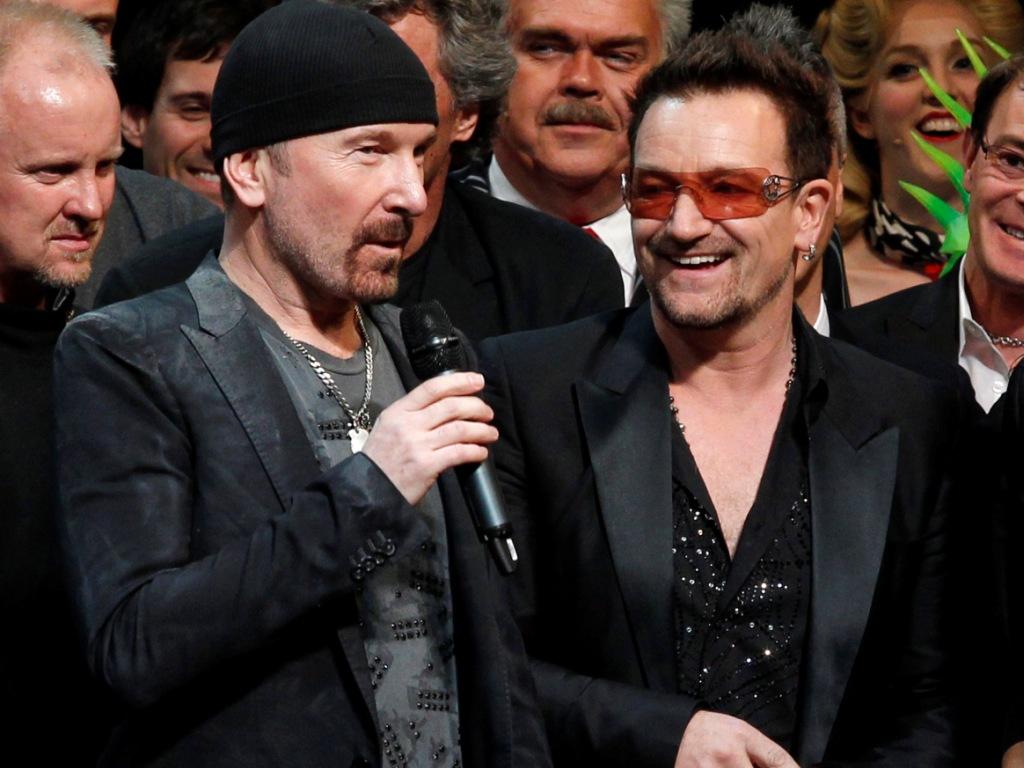 Bono Vox e The Edge, guitarrista da banda