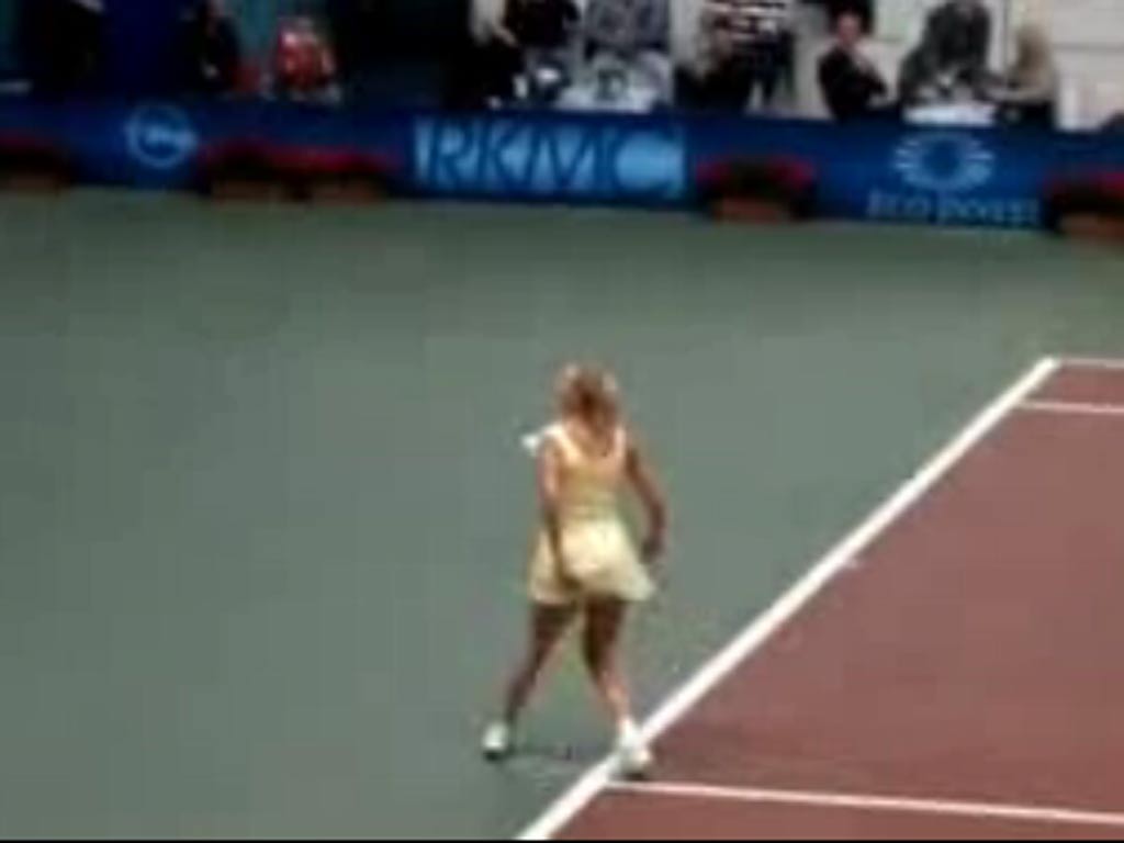Wozniacki a imitar Serena Williams