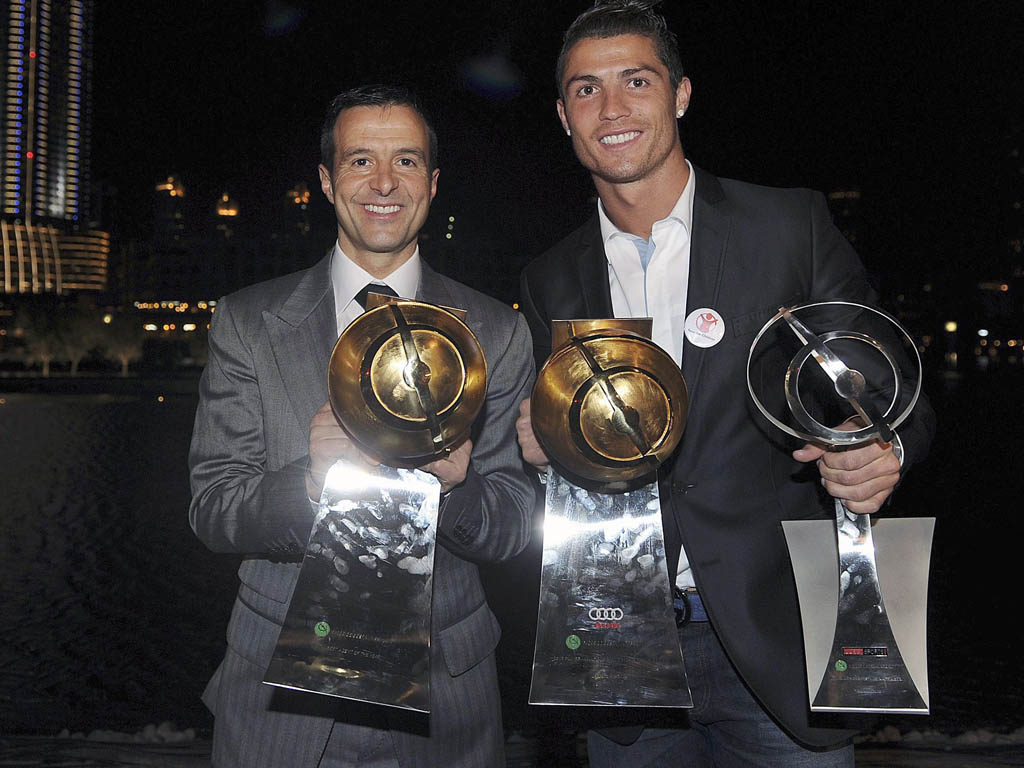 Cristiano Ronaldo premiado no Dubai (EPA/Jorge Monteiro)