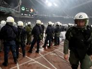 Batalha campal no Panathinaikos-Olympiakos [Reuters]