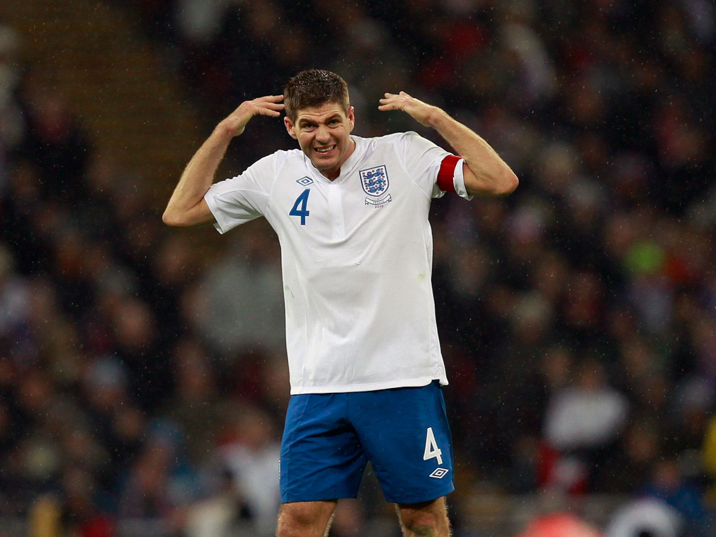 Steven Gerrard (Liverpool/Inglaterra), médio, 31 anos [REUTERS/Eddie Keogh]
