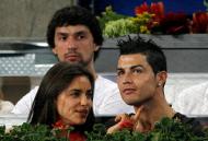 Cristiano Ronaldo e Irina Shayk assistem a jogo de ténis em Madrid Foto: Reuters