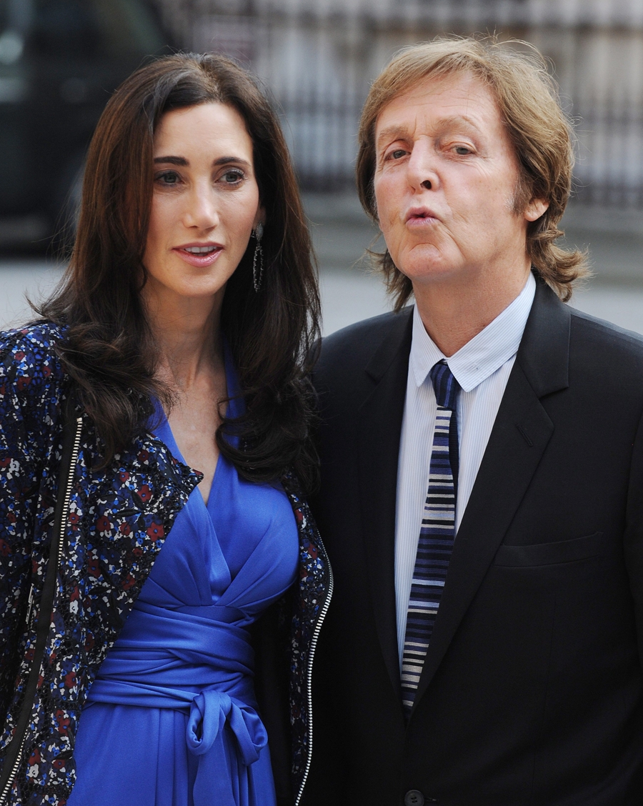 Paul McCartney e Nancy Shevell - Realeza das Artes encontra-se com a Rainha Isabel II Fotos: Lusa