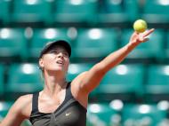 Maria Sharapova vence em Roland Garros [EPA]