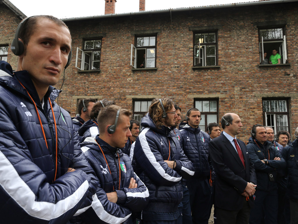 Itália visitou Auschwitz [Reuters]