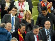 Shakira apoia Gerard Piqué no jogo entre a Espanha e a Irlanda, no Euro 2012 (Reuters)