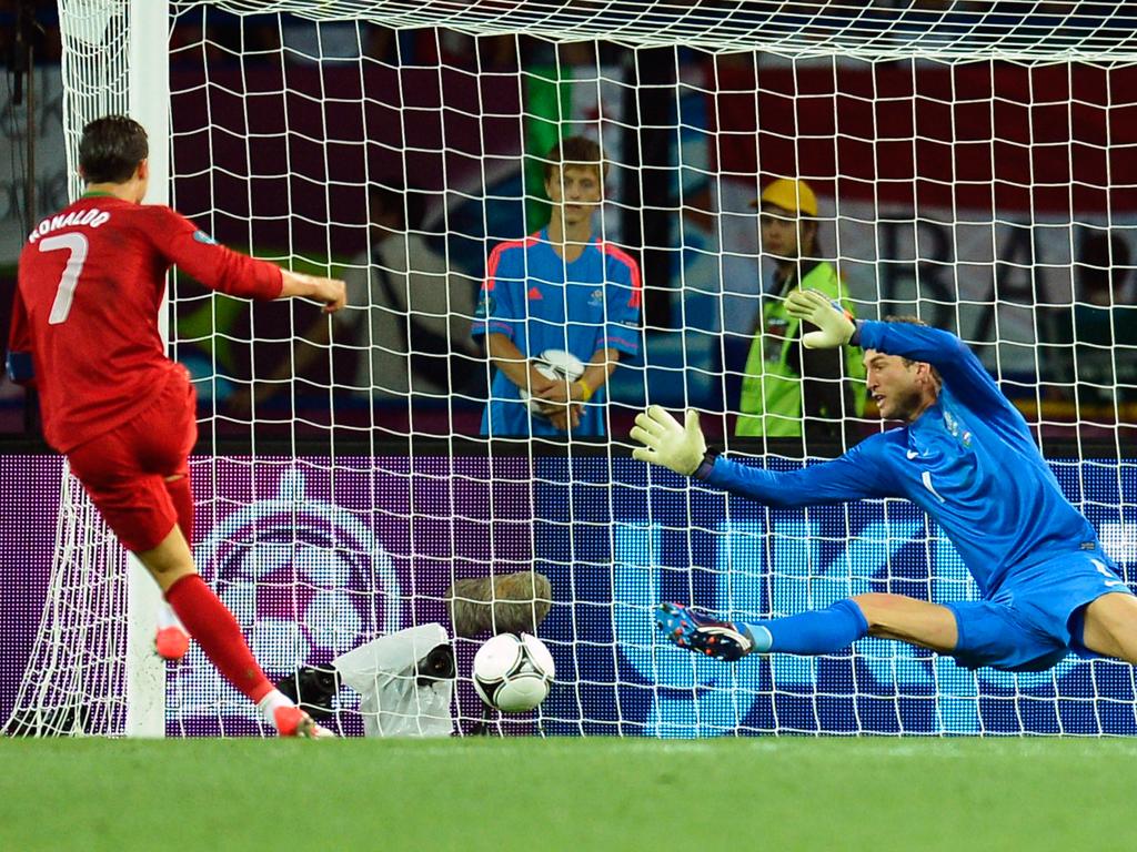Euro 2012: Portugal vs Holanda 	 (REUTERS/Felix Ausin Ordonez)
