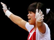 Zulfiya Chinshanlo, atleta do Cazaquistão que venceu medalha de ouro em prova de halterofilismo [Foto: Reuters]