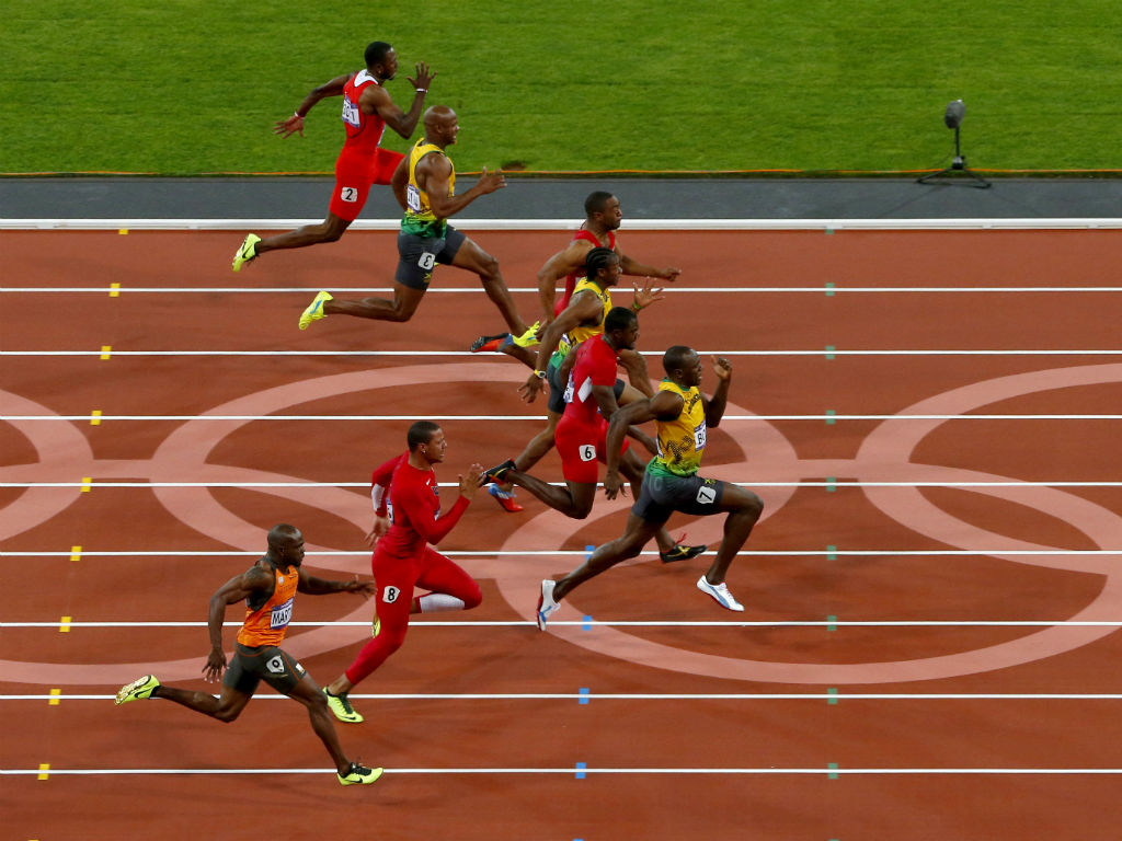 Usain Bolt a aganhar vantagem...