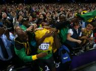 Usain Bolt absorvido na festa