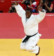 Cubana Idalys Ortiz festeja ouro no judo (+78kg)