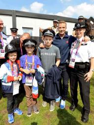 David Beckham, com os filhos Cruz, Romeo e Brooklyn - David Beckham agradece trabalho das forças policiais durante os Jogos Olímpicos Foto: Reuters