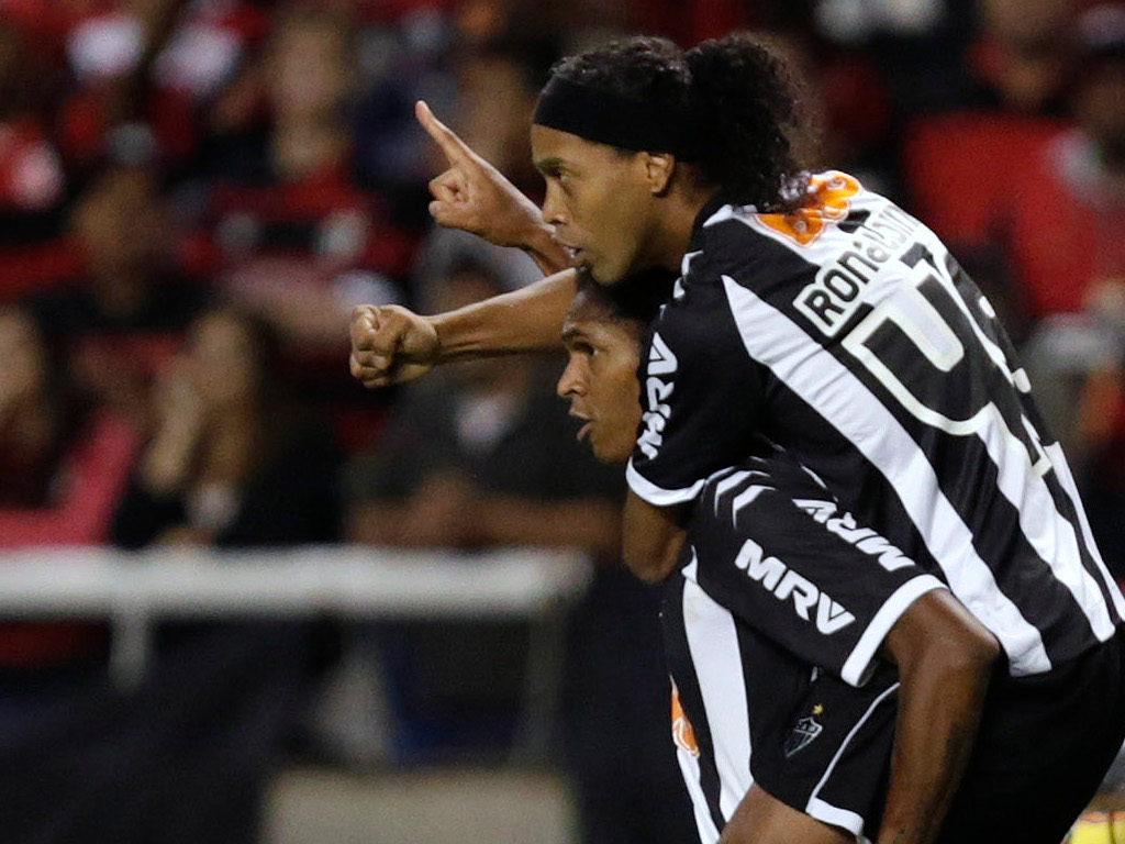 Ronaldinho e Jô