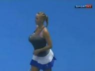 Wozniacki aumenta o peito para imitar Serena
