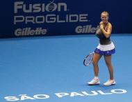 Wozniacki aumenta o peito e imita Serena Williams (Reuters/Nacho Doce)