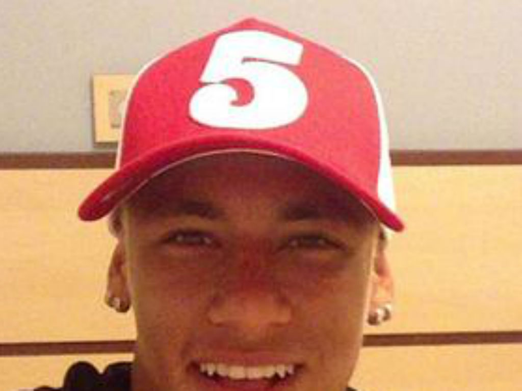 Neymar boné