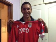 Tomás Martínez com a camisola do Benfica (foto: twitter)