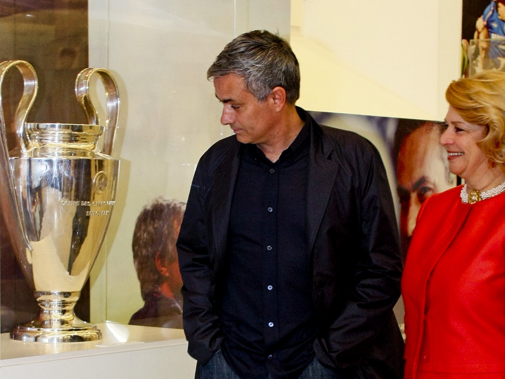Mourinho na inauguração da sua exposição em Setúbal