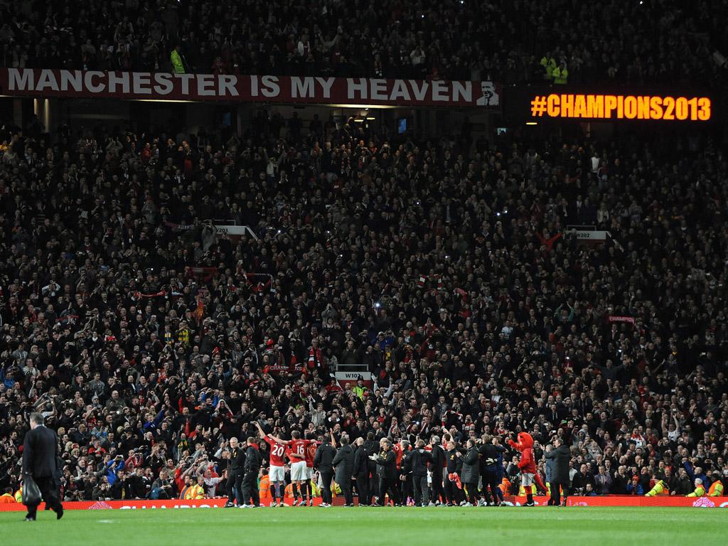Manchester United campeão de Inglaterra (EPA/PETER POWELL)