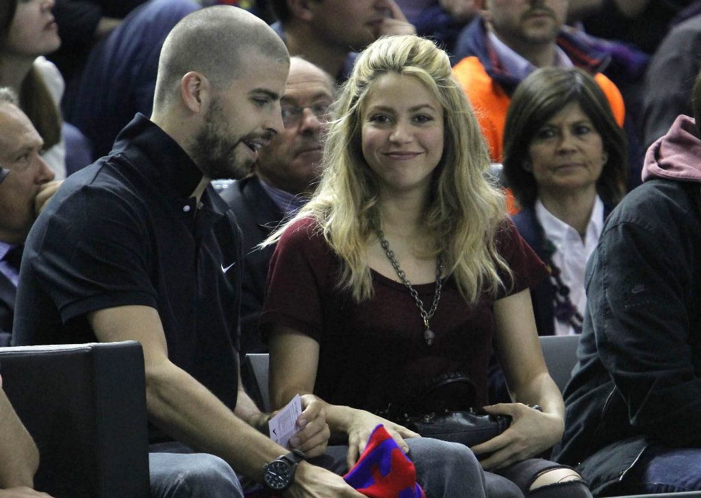 Shakira e Piqué namoram em jogo de basquetebol Foto: Lusa
