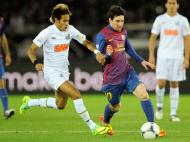 Depois do mano a mano em 2011, Neymar e Messi vão jogar lado a lado no Barça (EPA/Kimimasa Mayama)