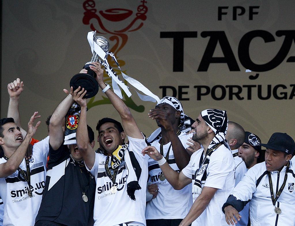 Jogadores do Vitória de Guimarães celebram a vitória (LUSA)