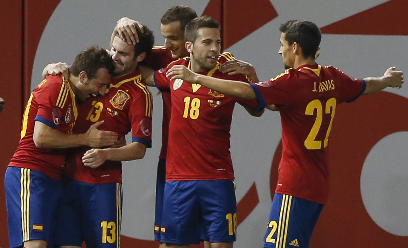 Espanha festeja golo de Mata à Irlanda