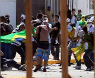 Brasil: confrontos entre manifestantes e polícia em Fortaleza [EPA]