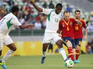 Espanha vs Nigeria (EPA/OLIVER WEIKEN)