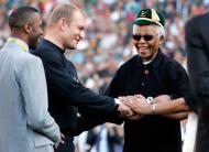 Mandela: em 2003, com o capitão da equipa de críquete da África do Sul