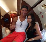 Ronaldo com Irina a bordo de um avião