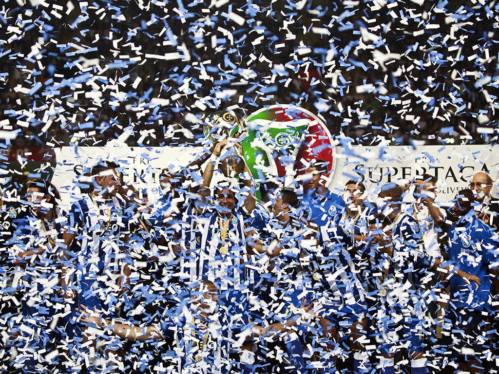 FC Porto celebra vitória da Super Taça (LUSA)