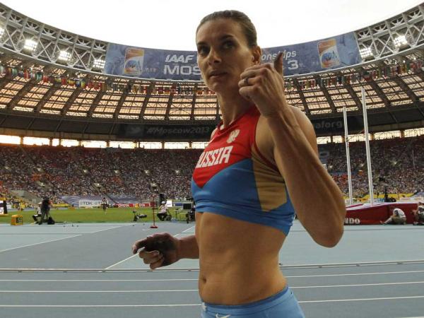 Isinbayeva volta a competir após 3 anos e faz melhor salto de 2016