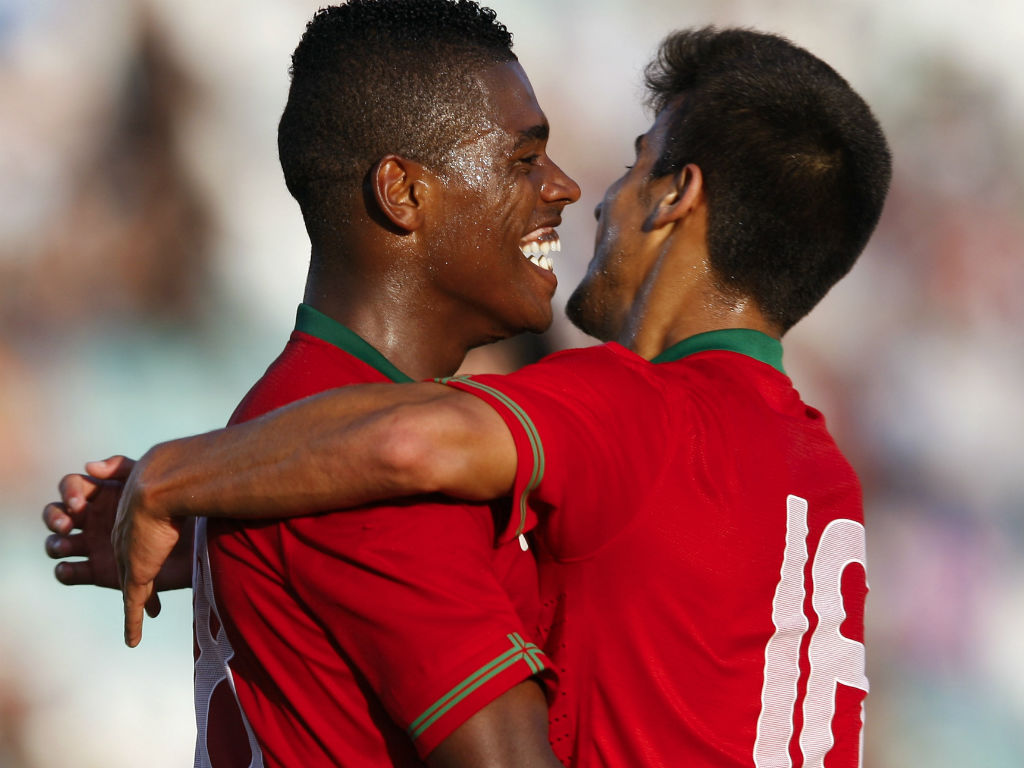 Ivan Cavaleiro e Tiago Silva celebram golo do primeiro (LUSA)