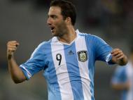 Higuaín marcou no Argentina-Itália (LUSA)