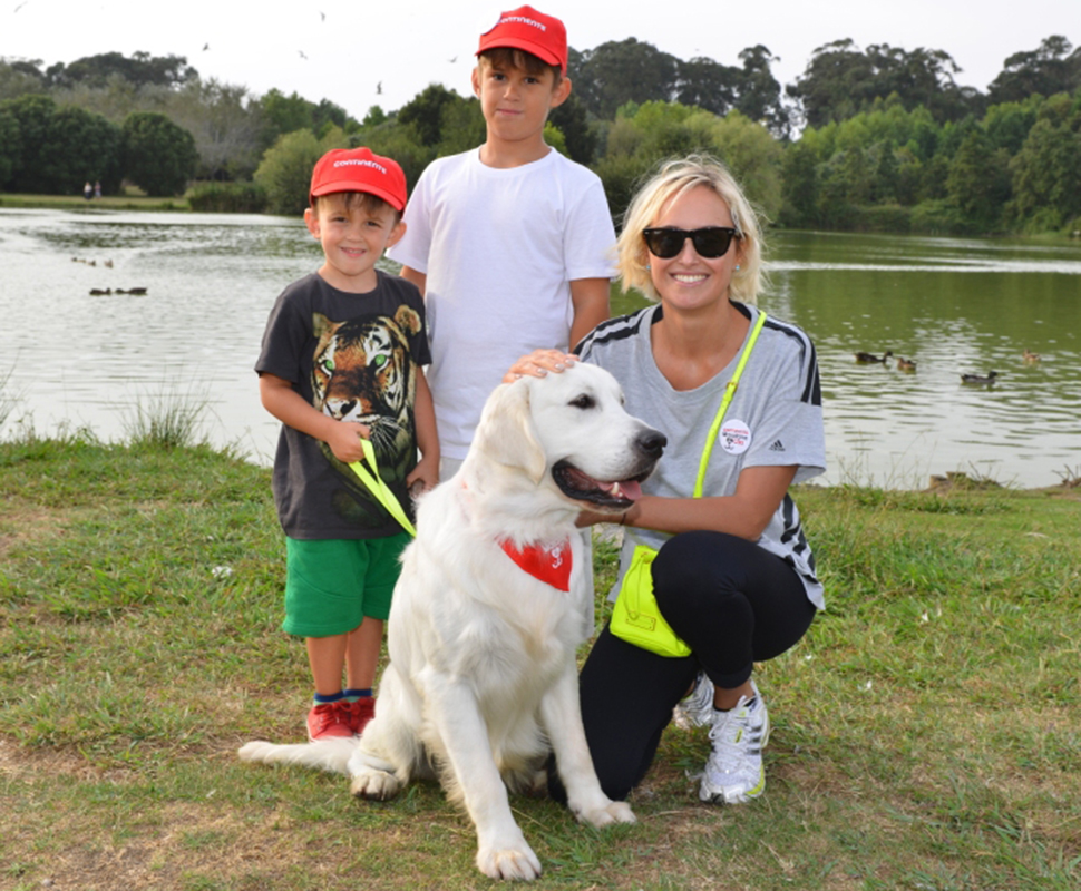 Marisa Cruz com os filhos Diogo e João - Famosos antecipam Maratona do Cão Foto: Divulgação
