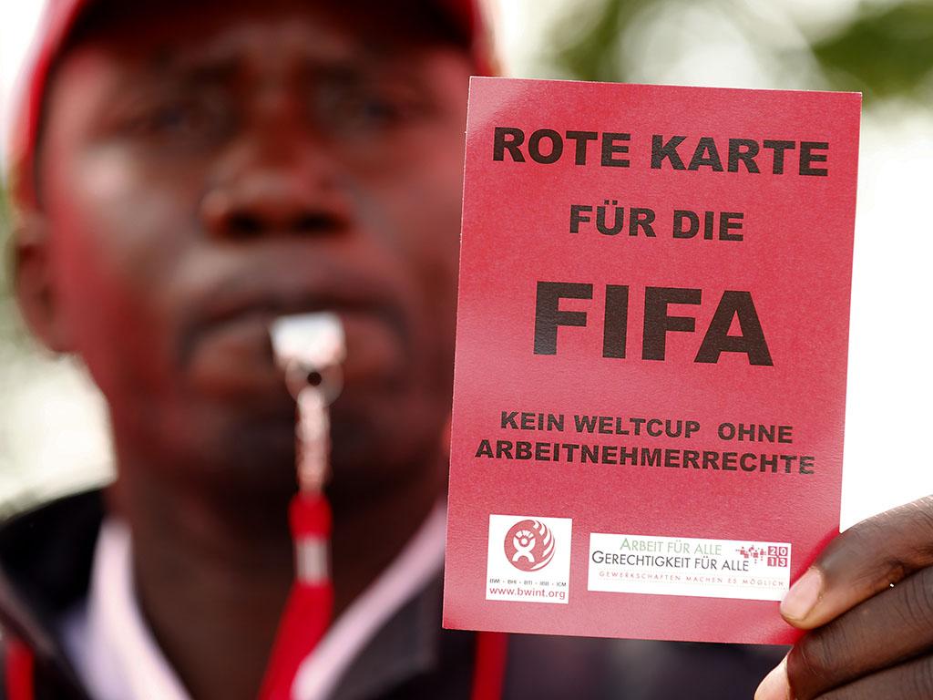 Protestos de trabalhadores contra Mundial no Qatar chegam à sede da FIFA (Reuters)