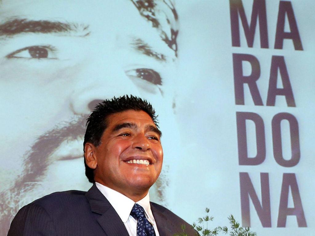 Maradona apresenta filme biográfico em Milão (EPA)