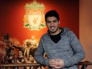 Luis Suárez renova (foto: site oficial do Liverpool)