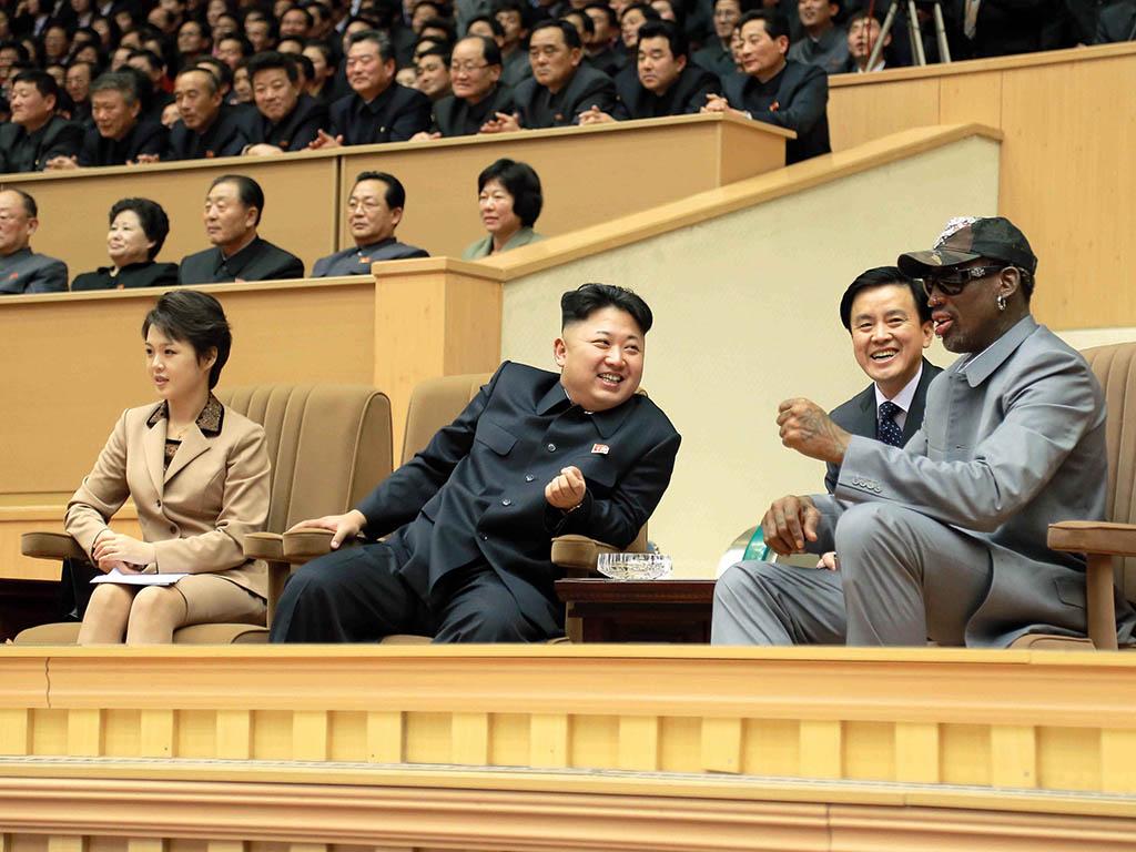 Dennis Rodman apresenta-se ao serviço na Coreia do Norte (Reuters)