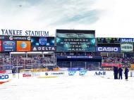 Hóquei no gelo em estádio (Reuters)