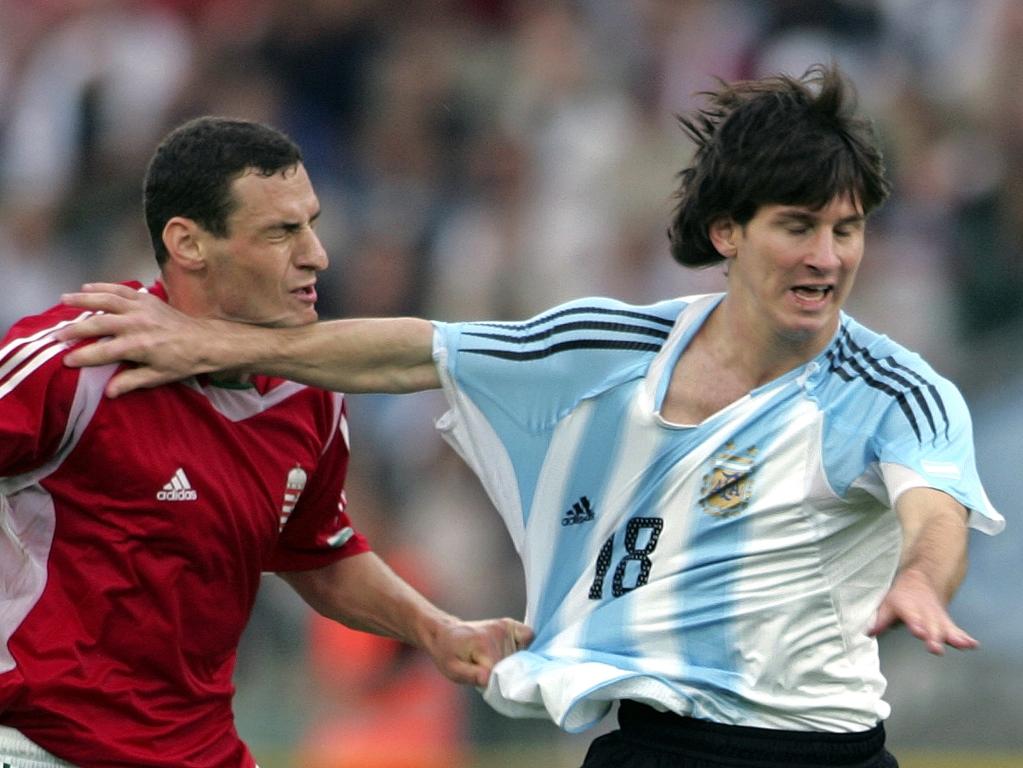 Messi expulso na estreia pela Argentina