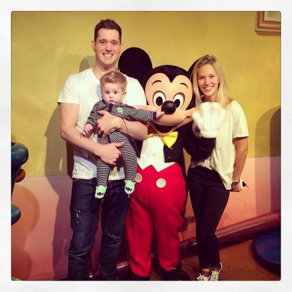 Michael Bublé leva o filho de 6 meses à Disney