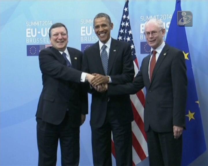Histórias da Casa Branca: a UE, Putin e o «guarda-chuva» americano - TVI  Notícias