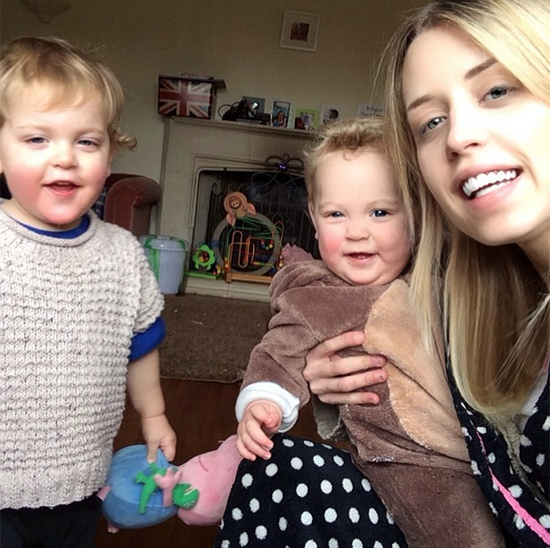 Peaches Geldof com os filhos Astala e Phaedra Foto: Facebook