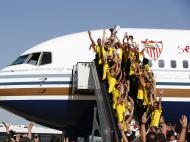 Sevilha chega com a Taça da Liga Europa
