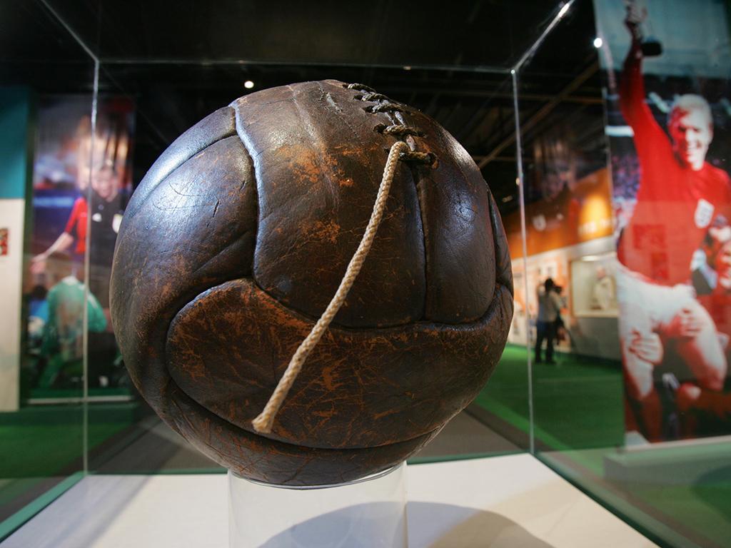 Bola de futebol usada no jogo Uruguay vs Argentina em 1930