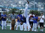 Capoeira no treino da Seleção de Inglaterra (Reuters)